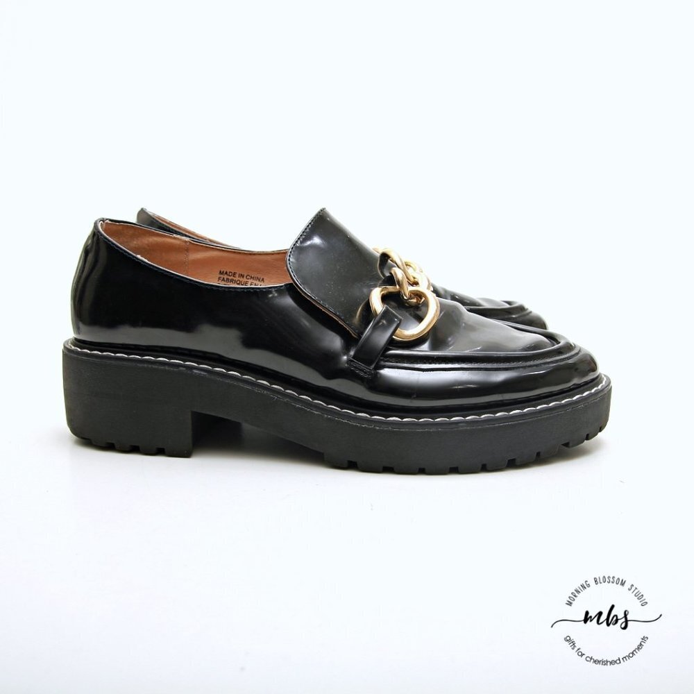 Urban Outfitters Esme Chain‎ Loafers